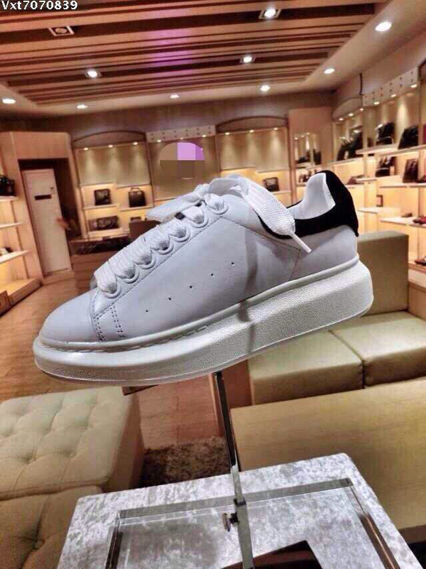 2015 New 春夏新作 セレブ愛用のNY生まれのブランド☆Alexander Mcqueen 【アレキサンダーワン】 スニーカー A23158